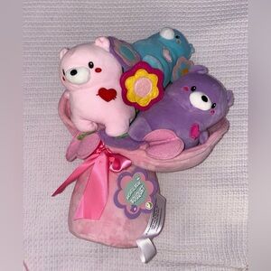 Bashful Bear Bouquet NWT 2024 Animal Adventure Plush Stuffed Toys Flowers Hearts
